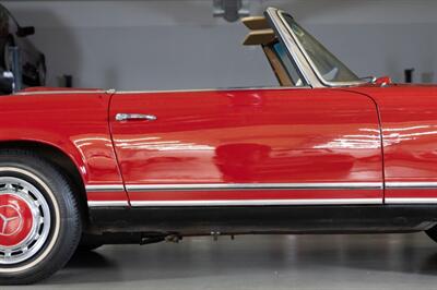 1966 Mercedes Benz 230SL SL   - Photo 77 - Boca Raton, FL 33432