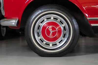 1966 Mercedes Benz 230SL SL   - Photo 22 - Boca Raton, FL 33432