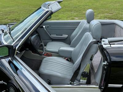 1989 Mercedes-Benz 560 SL   - Photo 14 - Boca Raton, FL 33432