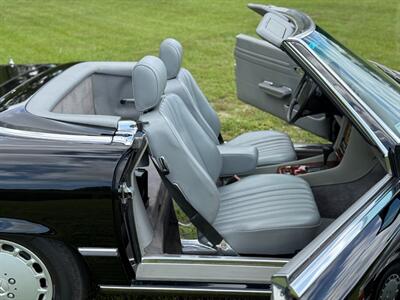1989 Mercedes-Benz 560 SL   - Photo 19 - Boca Raton, FL 33432