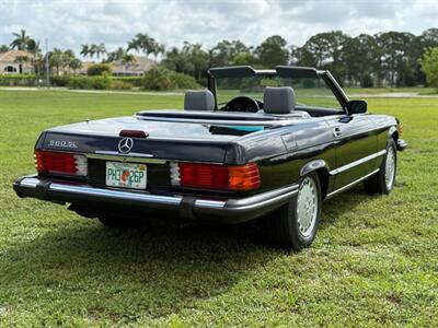1989 Mercedes-Benz 560 SL   - Photo 11 - Boca Raton, FL 33432