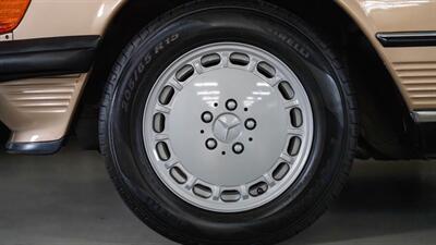 1986 Mercedes-Benz 560 SL   - Photo 24 - Boca Raton, FL 33432