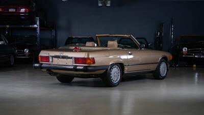 1986 Mercedes-Benz 560 SL   - Photo 26 - Boca Raton, FL 33432