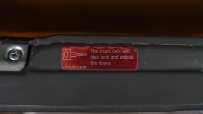1986 Mercedes-Benz 560 SL   - Photo 58 - Boca Raton, FL 33432