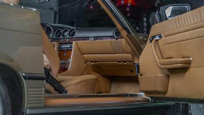 1986 Mercedes-Benz 560 SL   - Photo 35 - Boca Raton, FL 33432