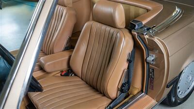 1986 Mercedes-Benz 560 SL   - Photo 44 - Boca Raton, FL 33432