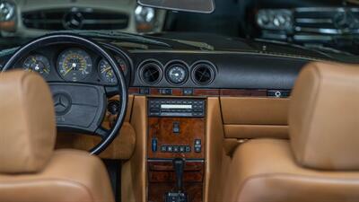 1986 Mercedes-Benz 560 SL   - Photo 29 - Boca Raton, FL 33432