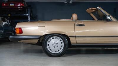 1986 Mercedes-Benz 560 SL   - Photo 6 - Boca Raton, FL 33432