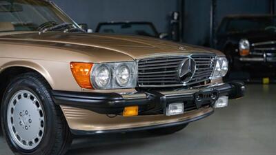 1986 Mercedes-Benz 560 SL   - Photo 3 - Boca Raton, FL 33432