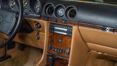 1986 Mercedes-Benz 560 SL   - Photo 30 - Boca Raton, FL 33432
