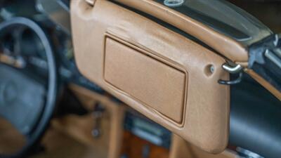 1986 Mercedes-Benz 560 SL   - Photo 36 - Boca Raton, FL 33432