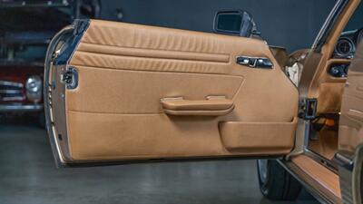 1986 Mercedes-Benz 560 SL   - Photo 38 - Boca Raton, FL 33432