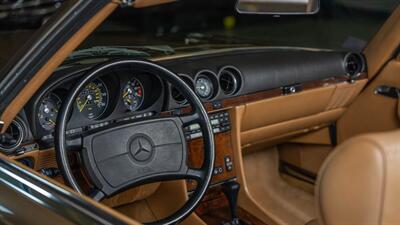 1986 Mercedes-Benz 560 SL   - Photo 28 - Boca Raton, FL 33432