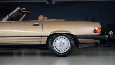 1986 Mercedes-Benz 560 SL   - Photo 20 - Boca Raton, FL 33432