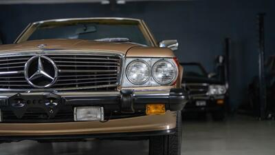 1986 Mercedes-Benz 560 SL   - Photo 13 - Boca Raton, FL 33432