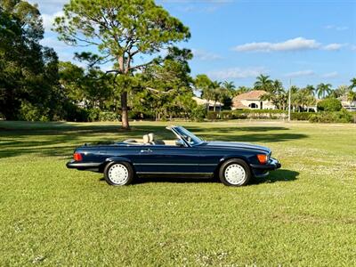 1989 Mercedes-Benz 560 SL   - Photo 2 - Boca Raton, FL 33432