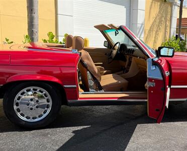 1989 Mercedes-Benz 560 SL   - Photo 18 - Boca Raton, FL 33432