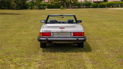 1988 Mercedes-Benz 560 SL   - Photo 11 - Boca Raton, FL 33432