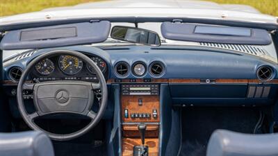 1988 Mercedes-Benz 560 SL   - Photo 21 - Boca Raton, FL 33432