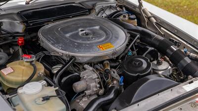 1988 Mercedes-Benz 560 SL   - Photo 37 - Boca Raton, FL 33432