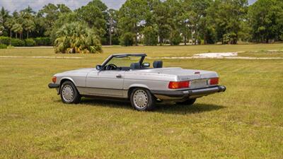 1988 Mercedes-Benz 560 SL   - Photo 9 - Boca Raton, FL 33432