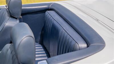 1988 Mercedes-Benz 560 SL   - Photo 28 - Boca Raton, FL 33432