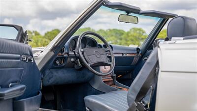 1988 Mercedes-Benz 560 SL   - Photo 20 - Boca Raton, FL 33432