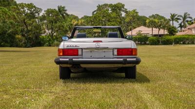 1988 Mercedes-Benz 560 SL   - Photo 12 - Boca Raton, FL 33432