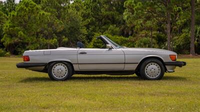 1988 Mercedes-Benz 560 SL   - Photo 16 - Boca Raton, FL 33432