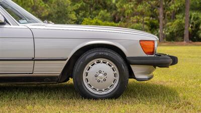 1988 Mercedes-Benz 560 SL   - Photo 17 - Boca Raton, FL 33432