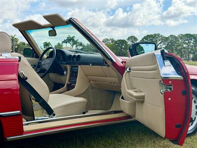 1989 Mercedes-Benz 560 SL   - Photo 14 - Boca Raton, FL 33432