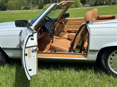 1988 Mercedes-Benz 560 SL   - Photo 14 - Boca Raton, FL 33432