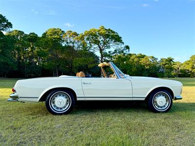 1969 Mercedes Benz 280SL SL   - Photo 11 - Boca Raton, FL 33432