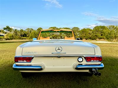 1969 Mercedes Benz 280SL SL   - Photo 9 - Boca Raton, FL 33432