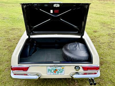 1969 Mercedes Benz 280SL SL   - Photo 11 - Boca Raton, FL 33432