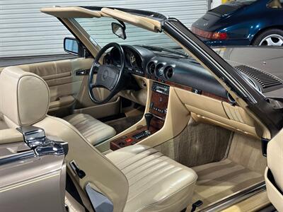 1989 Mercedes-Benz 560 SL   - Photo 25 - Boca Raton, FL 33432