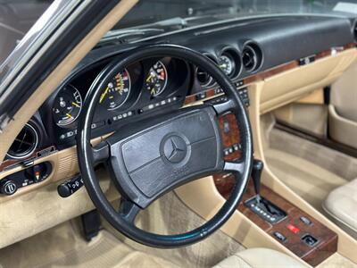 1989 Mercedes-Benz 560 SL   - Photo 21 - Boca Raton, FL 33432