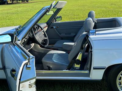 1987 Mercedes-Benz 560 SL   - Photo 11 - Boca Raton, FL 33432