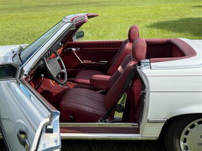 1988 Mercedes-Benz 560 SL   - Photo 13 - Boca Raton, FL 33432