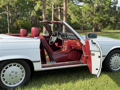 1988 Mercedes-Benz 560 SL   - Photo 19 - Boca Raton, FL 33432