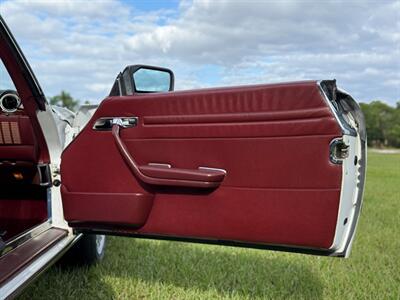 1988 Mercedes-Benz 560 SL   - Photo 21 - Boca Raton, FL 33432