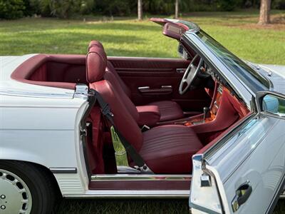 1988 Mercedes-Benz 560 SL   - Photo 20 - Boca Raton, FL 33432