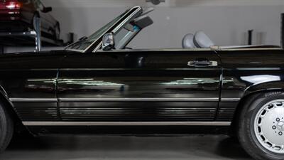 1987 Mercedes-Benz 560 SL   - Photo 25 - Boca Raton, FL 33432