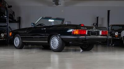 1987 Mercedes-Benz 560 SL   - Photo 33 - Boca Raton, FL 33432