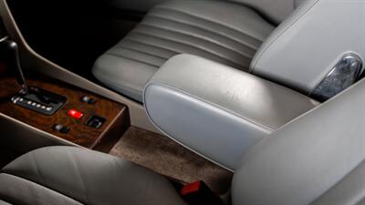 1987 Mercedes-Benz 560 SL   - Photo 67 - Boca Raton, FL 33432