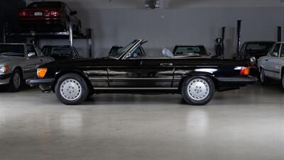1987 Mercedes-Benz 560 SL   - Photo 22 - Boca Raton, FL 33432