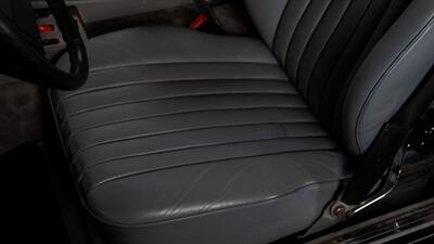 1987 Mercedes-Benz 560 SL   - Photo 58 - Boca Raton, FL 33432