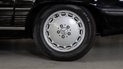 1987 Mercedes-Benz 560 SL   - Photo 26 - Boca Raton, FL 33432