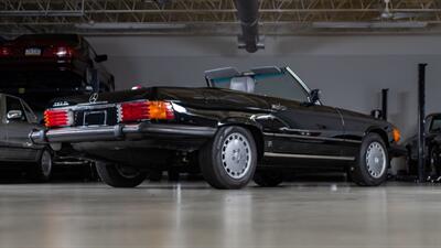 1987 Mercedes-Benz 560 SL   - Photo 46 - Boca Raton, FL 33432