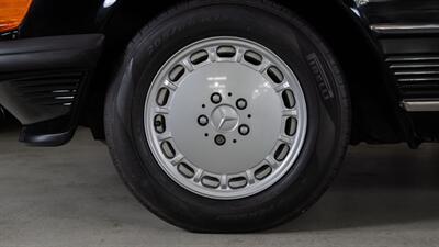 1987 Mercedes-Benz 560 SL   - Photo 27 - Boca Raton, FL 33432